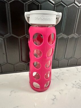Lifefactory 22-ounce glass water bottle pink